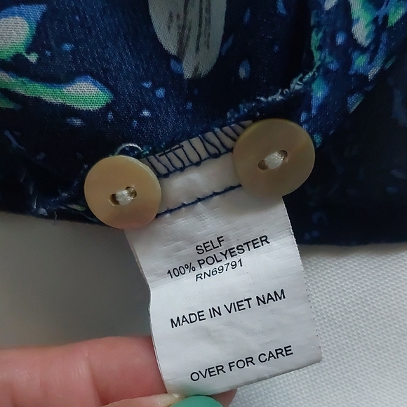 Fig and Flower Black and Pink Floral Women's Blouse Size 3X - Picture 9 of 9